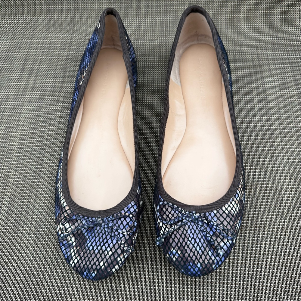 Banana Republic Women’s ballet flats metallic animal print.